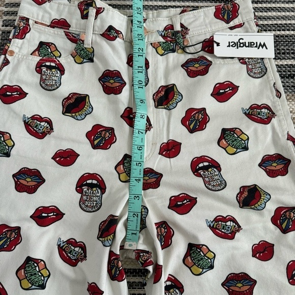 Wrangler Barrel 652 High Rise Jeans Read My Lips Lip Print Cotton Size 31 x 31 - Picture 13 of 16